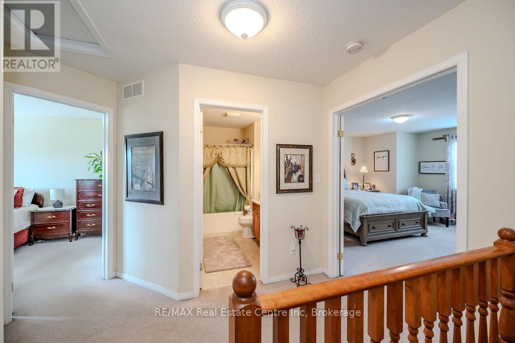 128 Henhoeffer Crescent, Kitchener, Ontario  N2E 4H3 - Photo 21 - X11930261