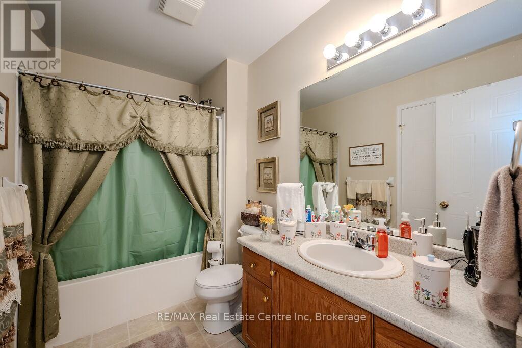 128 Henhoeffer Crescent, Kitchener, Ontario  N2E 4H3 - Photo 25 - X11930261