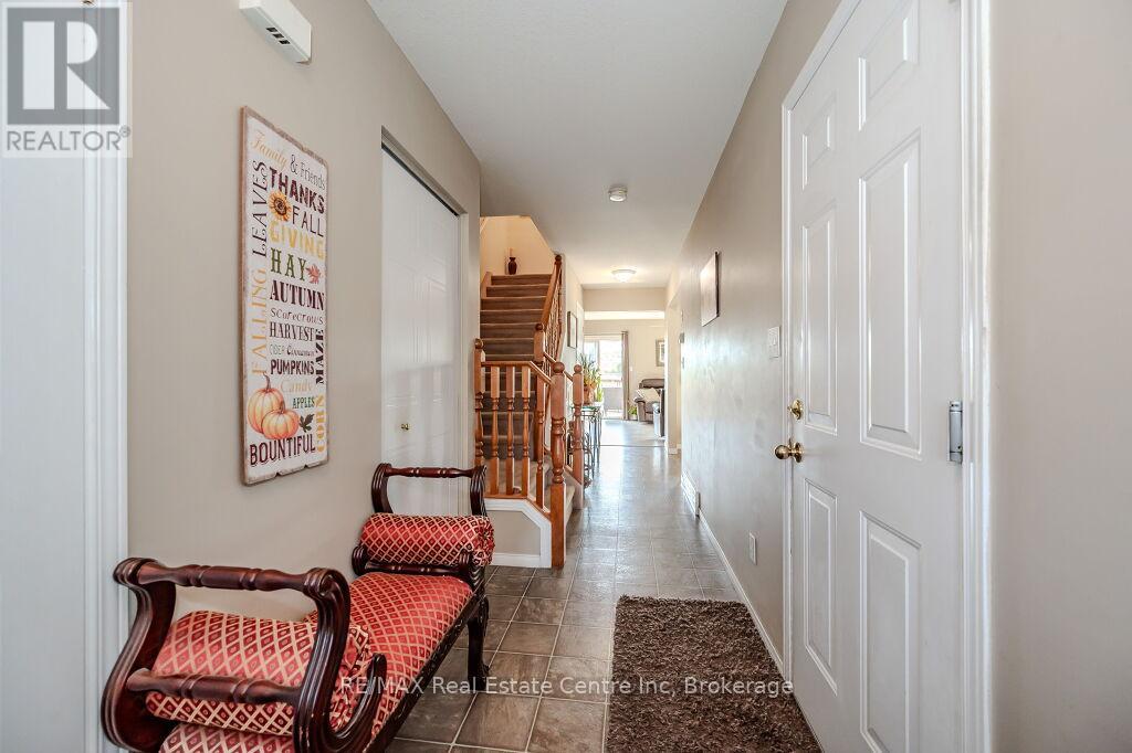 128 Henhoeffer Crescent, Kitchener, Ontario  N2E 4H3 - Photo 7 - X11930261