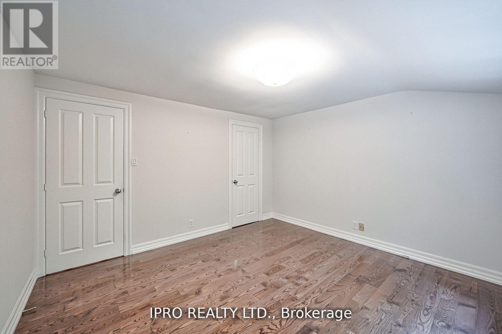 1638 Birchwood Drive, Mississauga, Ontario  L5J 1T6 - Photo 25 - W11930257