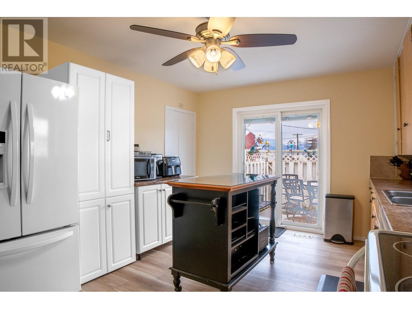 Property at 229 10th Avenue N image 3