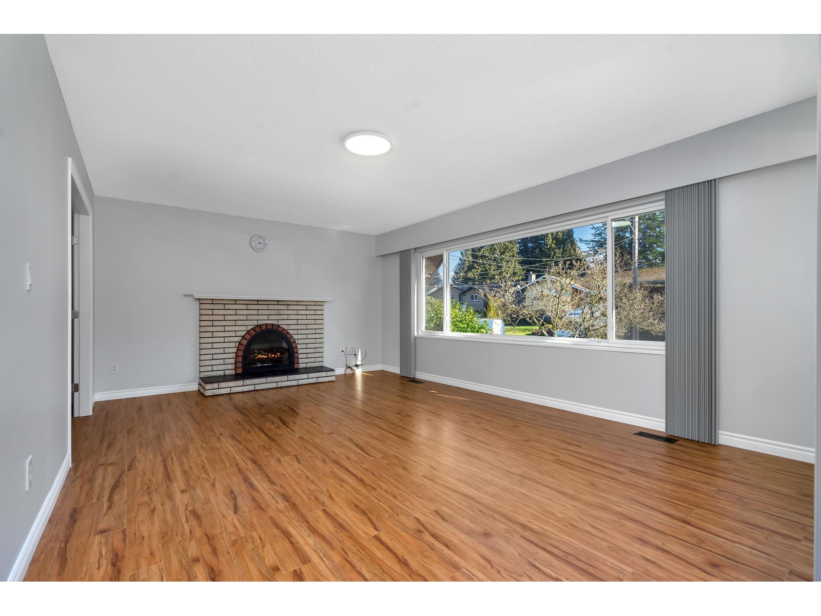 Property at 7133 114A STREET image 2