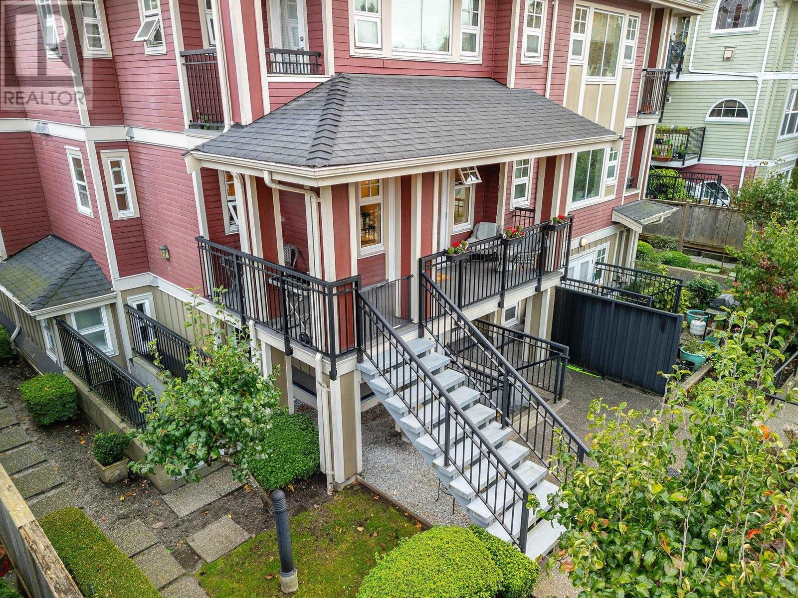 202 930 W 16 AVENUE, Vancouver, British Columbia