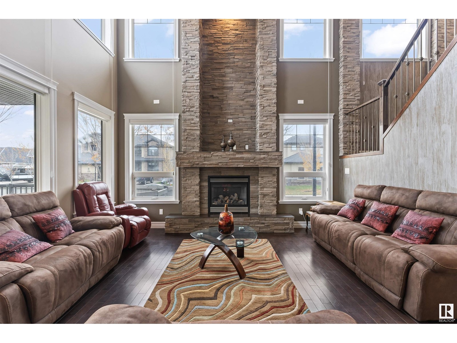 Property at 1254 ADAMSON DR SW image 2