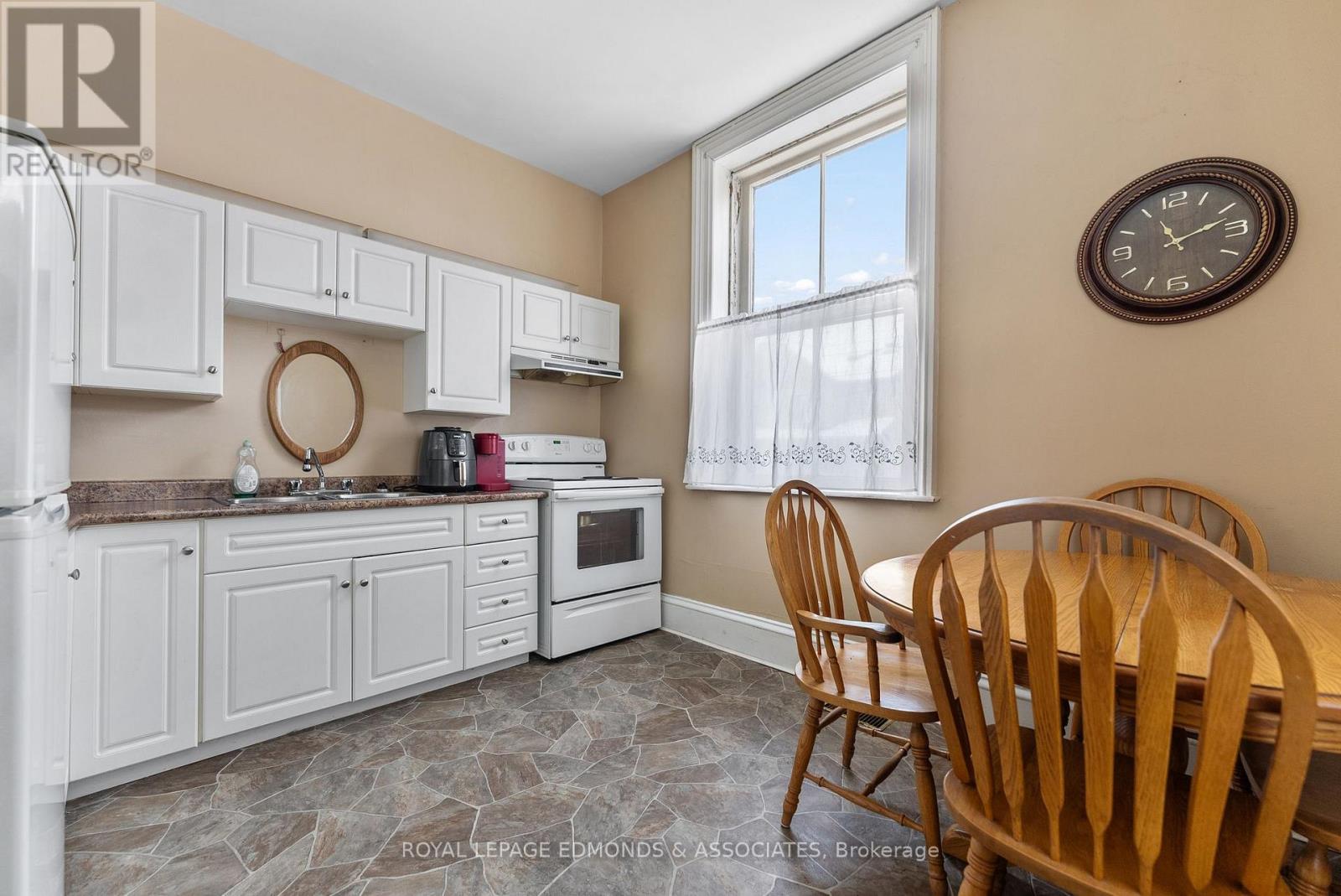 122 Cecelia Street, Pembroke, Ontario  K8A 1R6 - Photo 7 - X11930510
