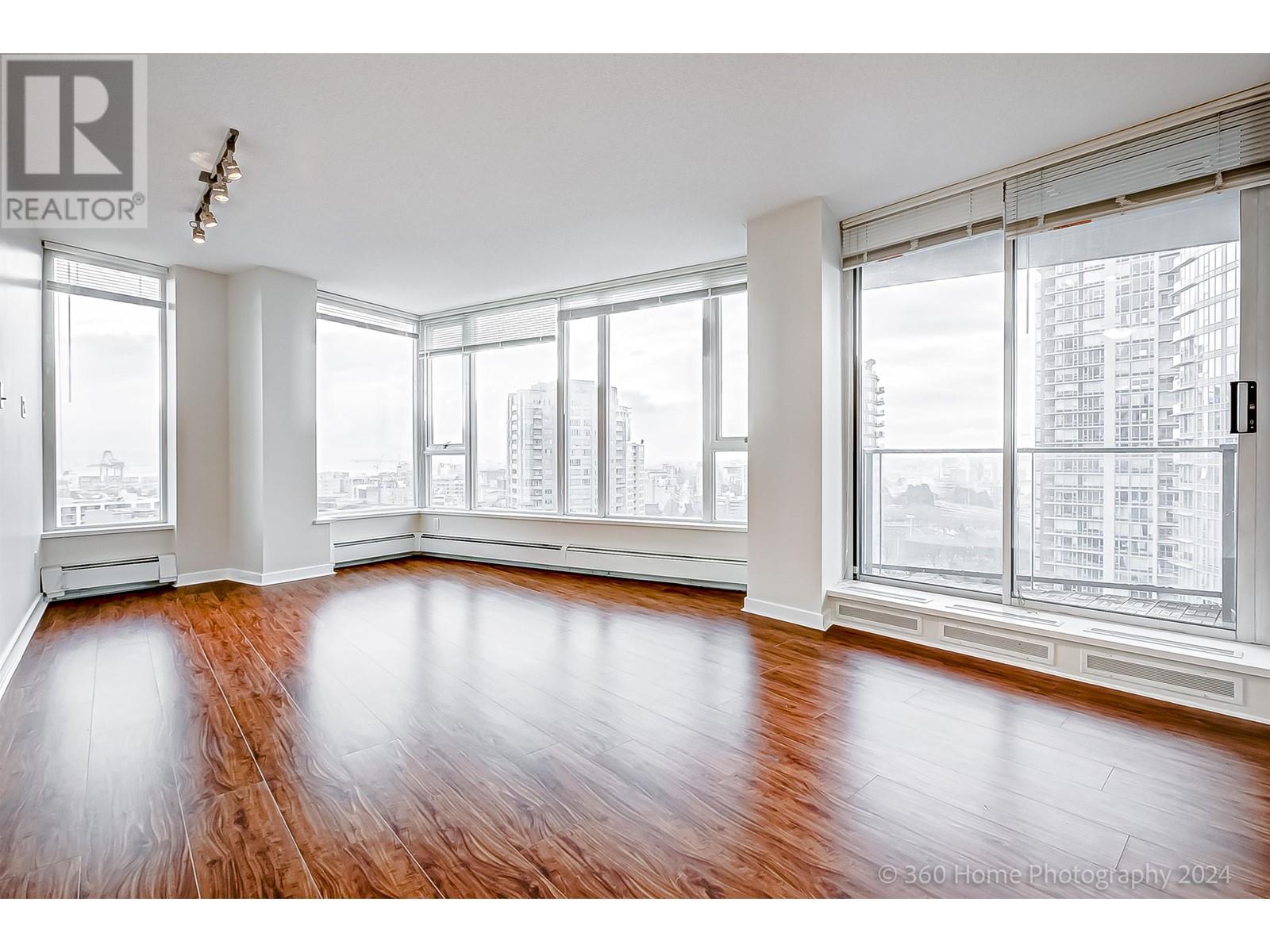 Listing Picture 2 of 39 : 2105 188 KEEFER PLACE, Vancouver / 溫哥華 - 魯藝地產 Yvonne Lu Group - MLS Medallion Club Member