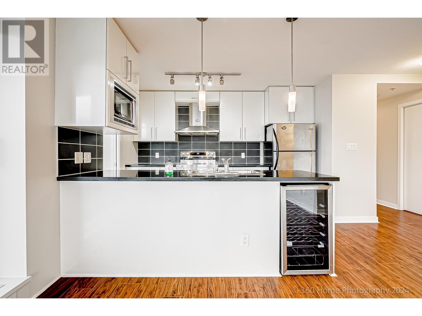 Listing Picture 6 of 39 : 2105 188 KEEFER PLACE, Vancouver / 溫哥華 - 魯藝地產 Yvonne Lu Group - MLS Medallion Club Member