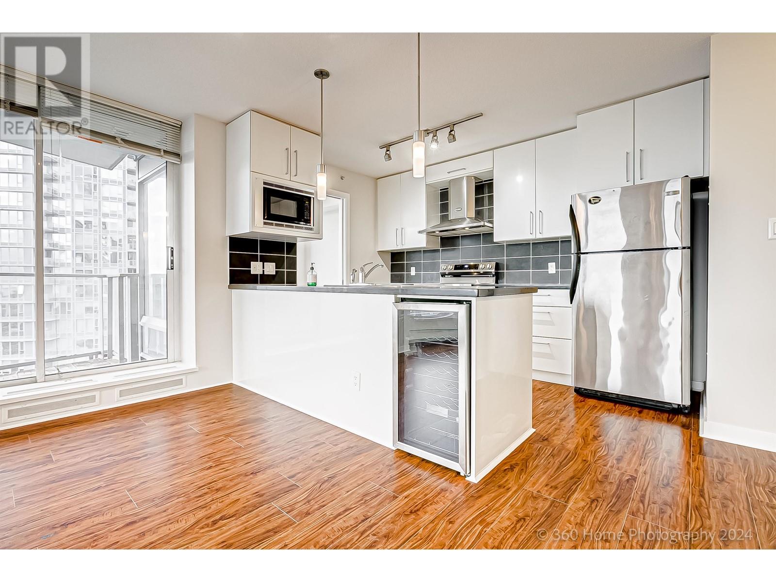 Listing Picture 5 of 39 : 2105 188 KEEFER PLACE, Vancouver / 溫哥華 - 魯藝地產 Yvonne Lu Group - MLS Medallion Club Member