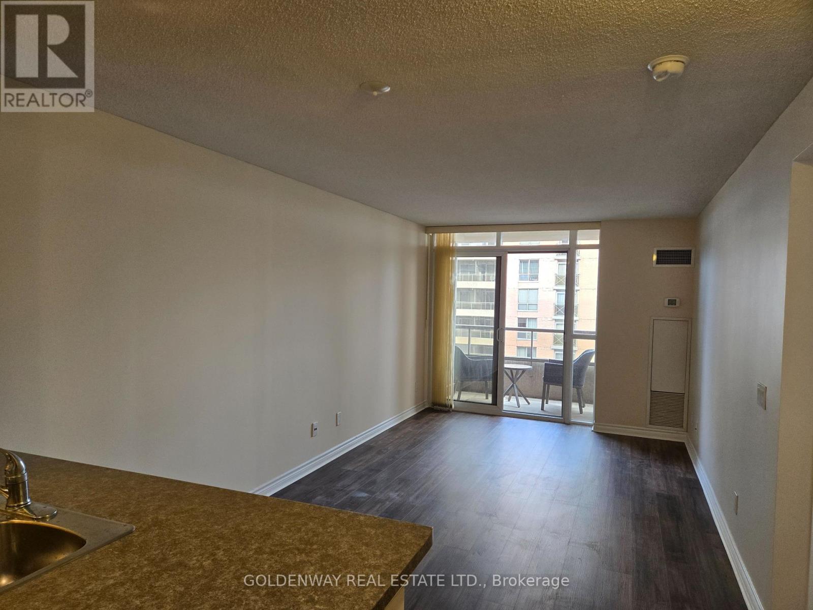 1625 - 5233 Dundas Street W, Toronto, Ontario  M9B 6M1 - Photo 3 - W11930507