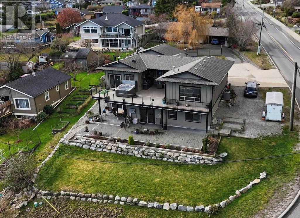 Property at 659-661 GIBSONS WAY image 2