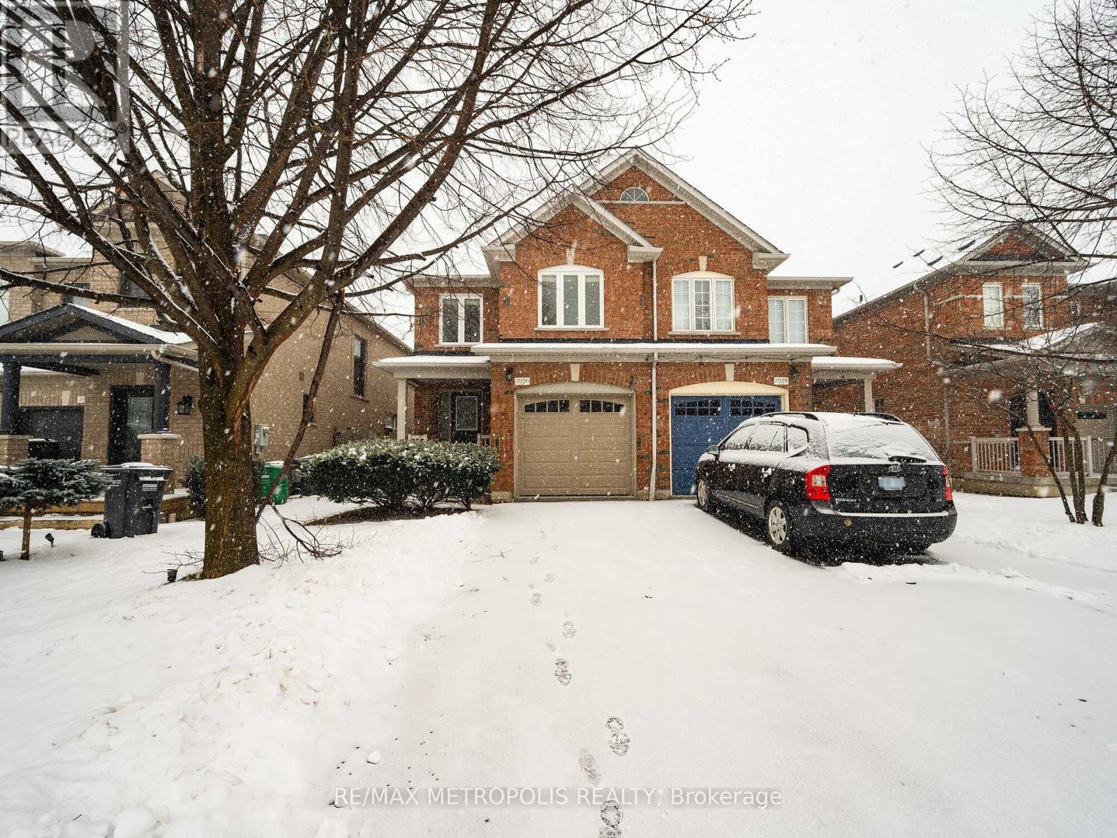 Main - 3926 Stardust Drive, Mississauga, Ontario  L5M 8A6 - Photo 2 - W11929282