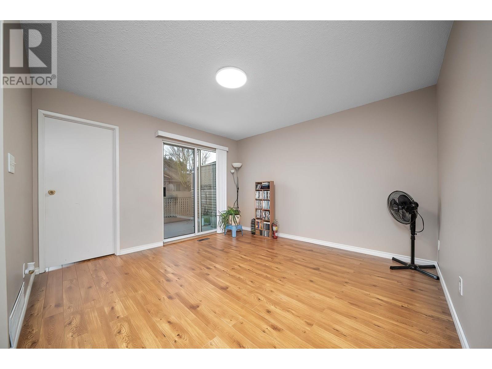 Listing Picture 17 of 28 : 12 8691 COOK ROAD, Richmond / 烈治文 - 魯藝地產 Yvonne Lu Group - MLS Medallion Club Member