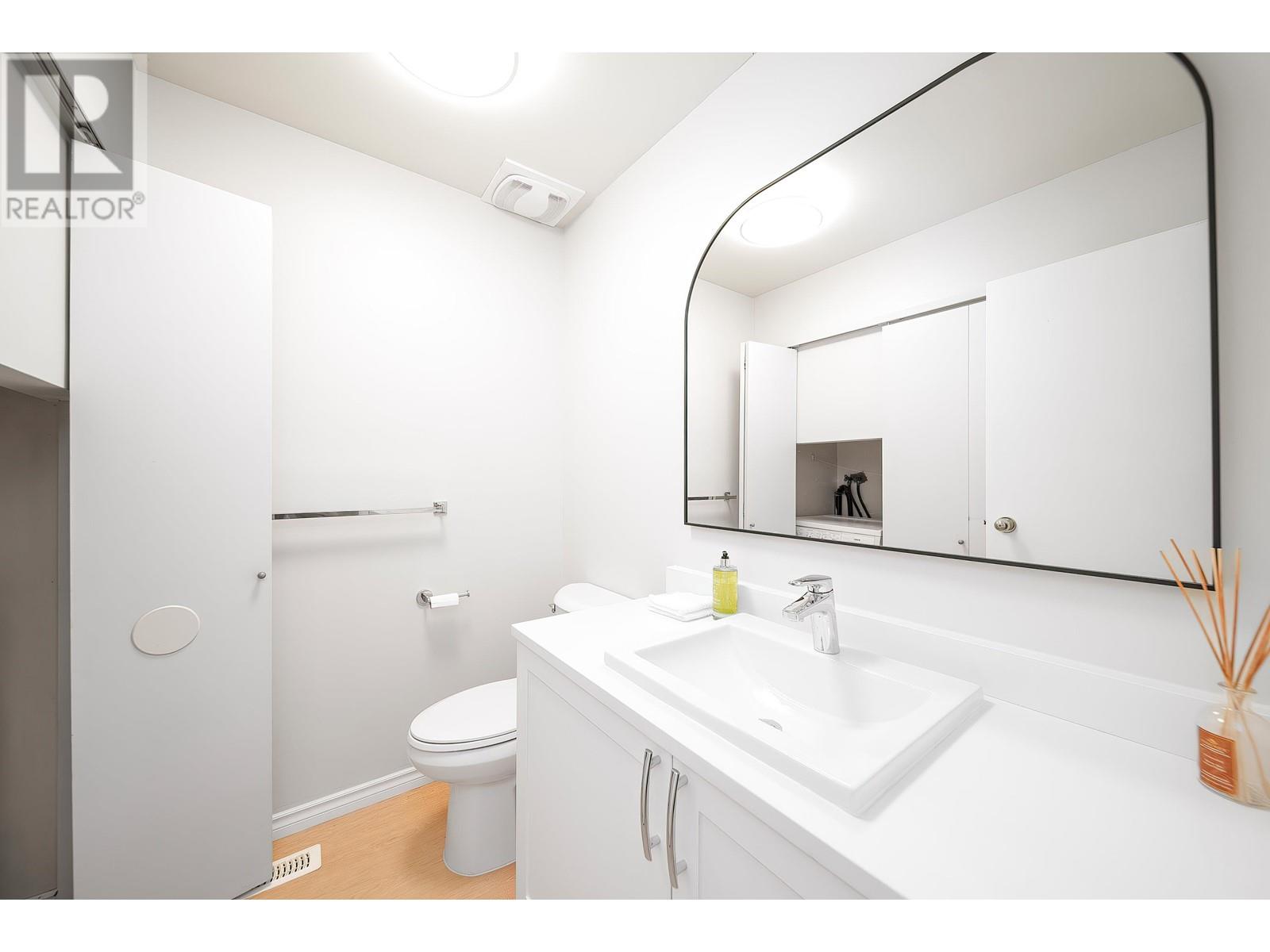 Listing Picture 19 of 28 : 12 8691 COOK ROAD, Richmond / 烈治文 - 魯藝地產 Yvonne Lu Group - MLS Medallion Club Member