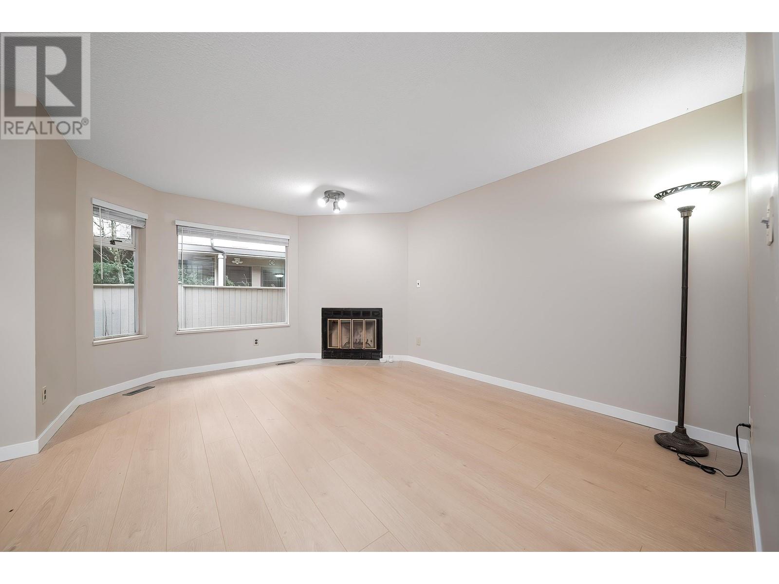 Listing Picture 5 of 28 : 12 8691 COOK ROAD, Richmond / 烈治文 - 魯藝地產 Yvonne Lu Group - MLS Medallion Club Member