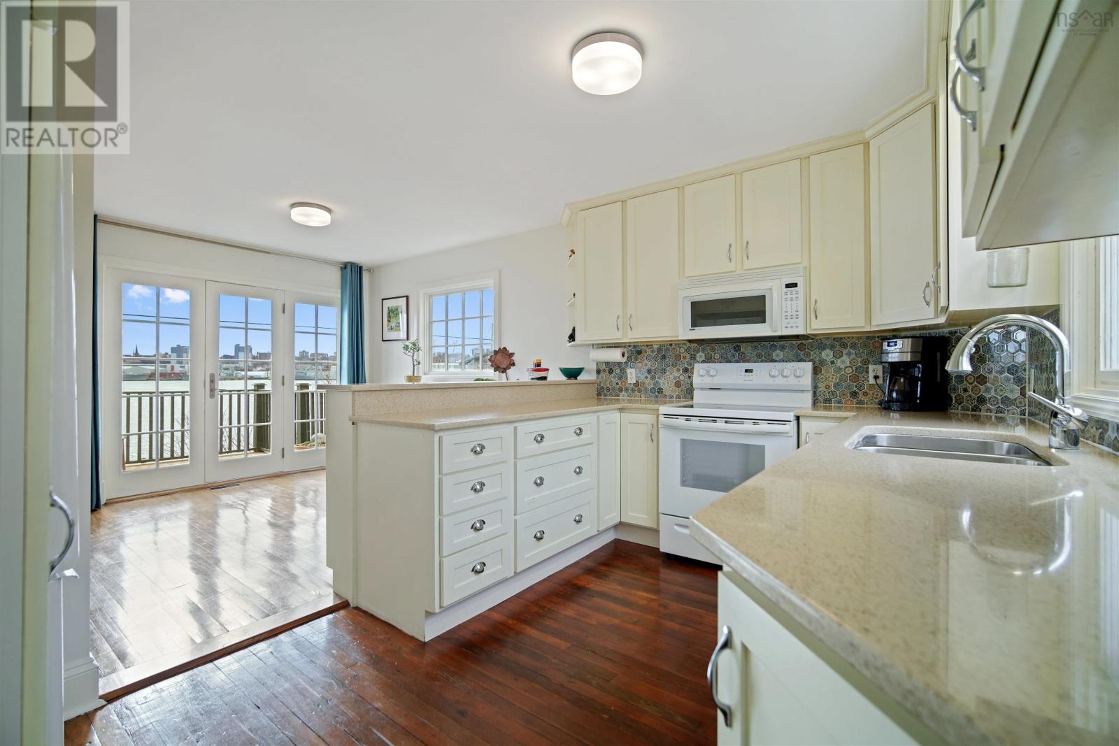 66 Shore Road, Dartmouth, Nova Scotia  B3A 1A3 - Photo 7 - 202500580