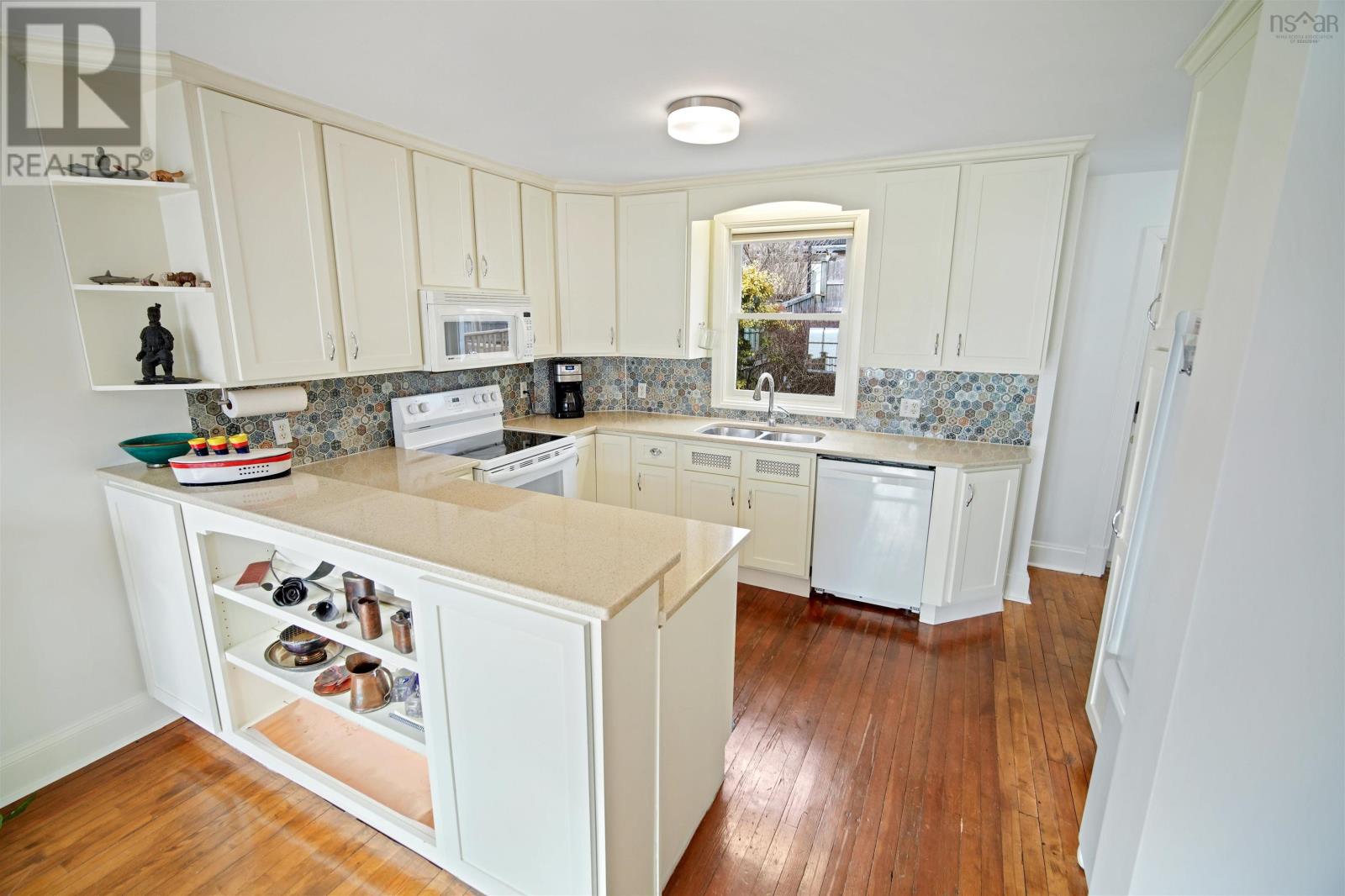 66 Shore Road, Dartmouth, Nova Scotia  B3A 1A3 - Photo 8 - 202500580