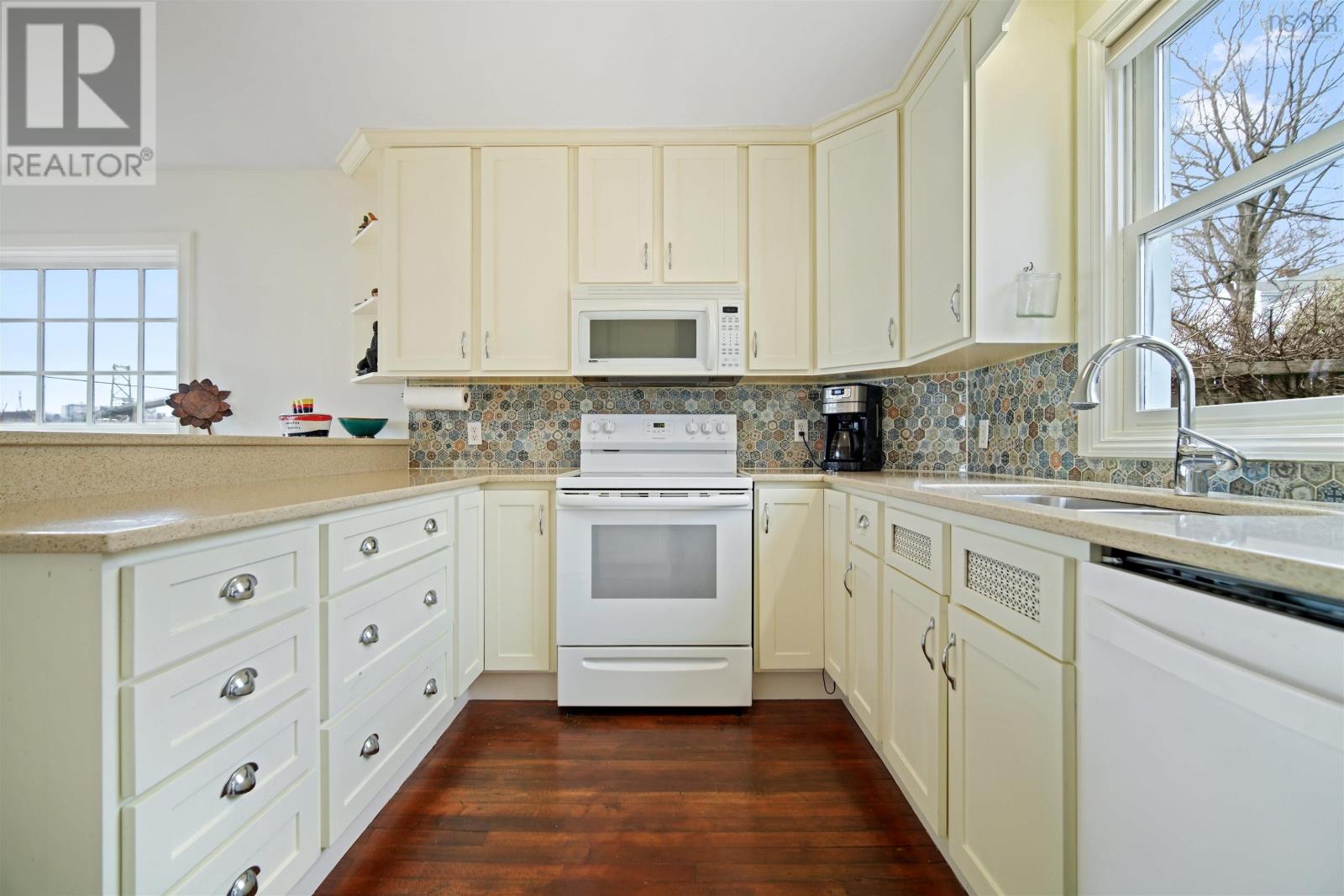 66 Shore Road, Dartmouth, Nova Scotia  B3A 1A3 - Photo 9 - 202500580