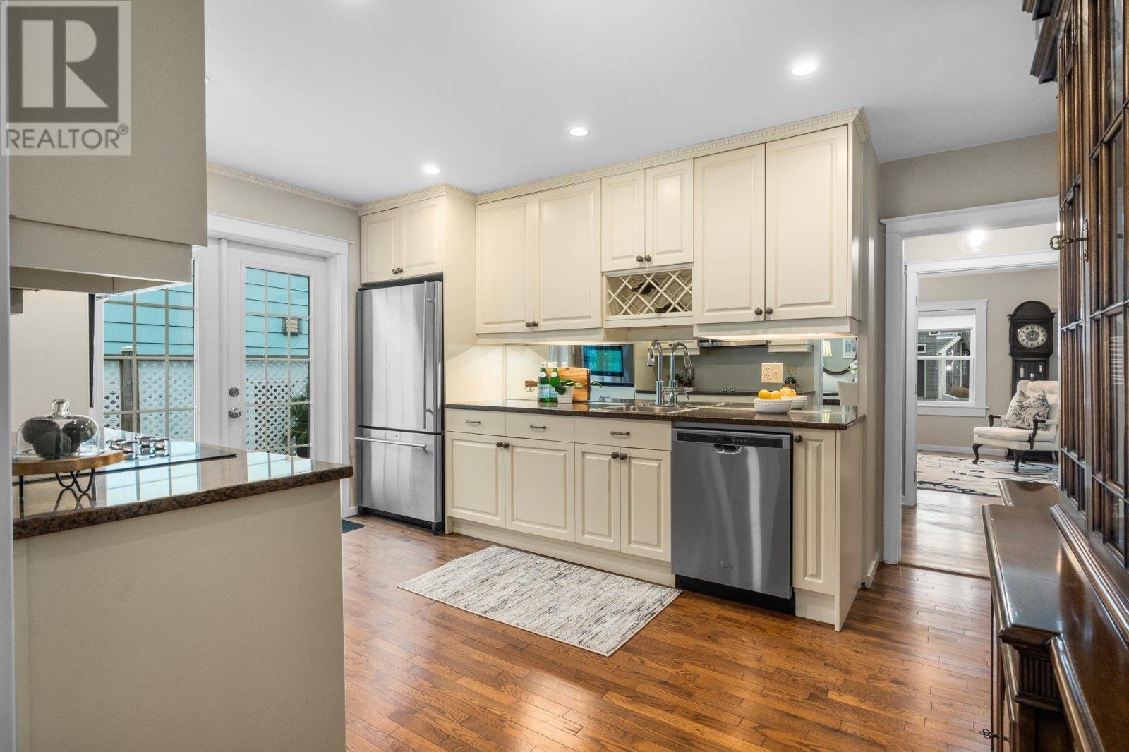 6138 & 6140 Inglis Street, Halifax, Nova Scotia  B3H 1L7 - Photo 13 - 202500978