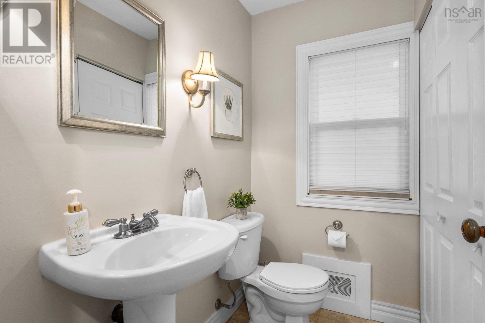 6138 & 6140 Inglis Street, Halifax, Nova Scotia  B3H 1L7 - Photo 19 - 202500978