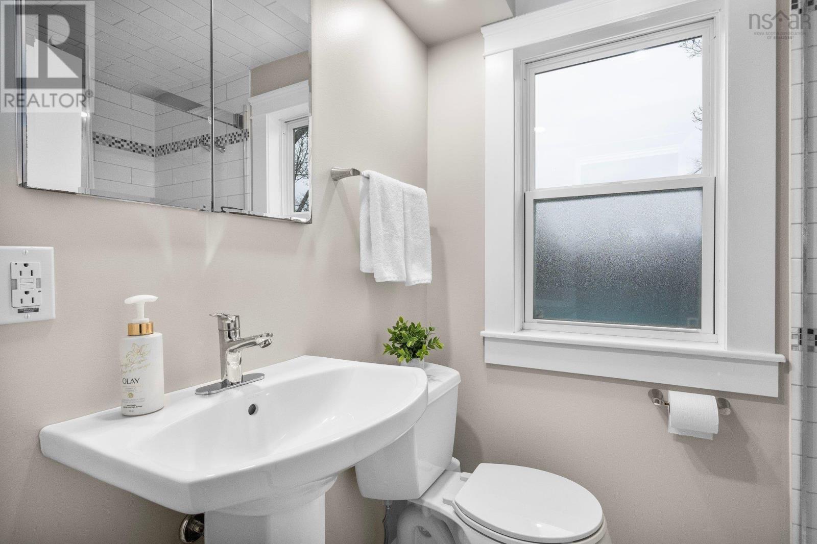 6138 & 6140 Inglis Street, Halifax, Nova Scotia  B3H 1L7 - Photo 30 - 202500978