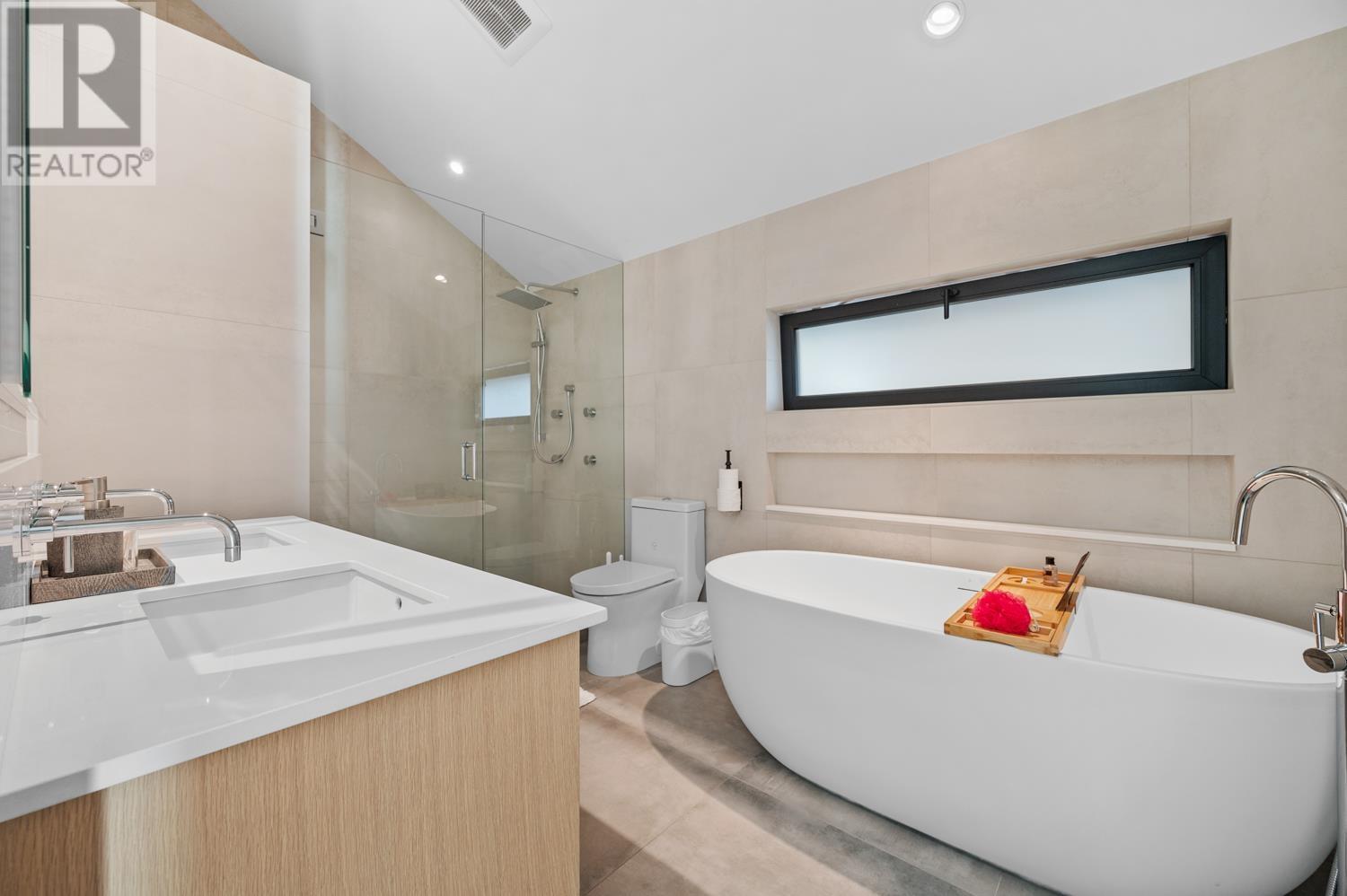 28x0 Panorama Drive, North Vancouver, British Columbia  V7G 1V6 - Photo 11 - R2957730