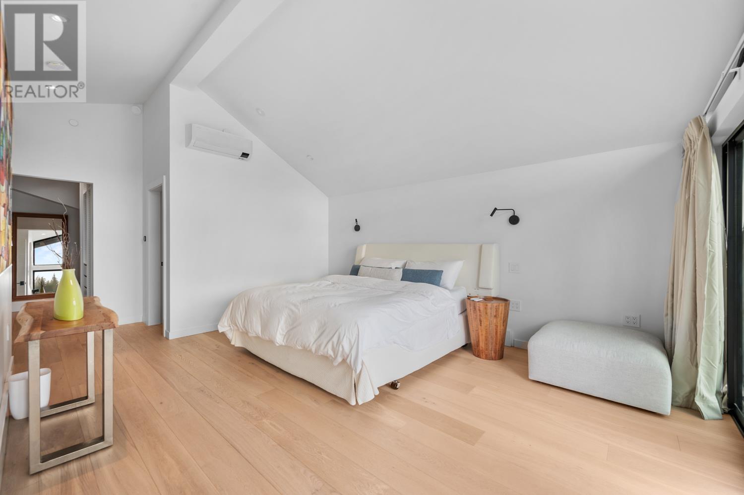28x0 Panorama Drive, North Vancouver, British Columbia  V7G 1V6 - Photo 13 - R2957730