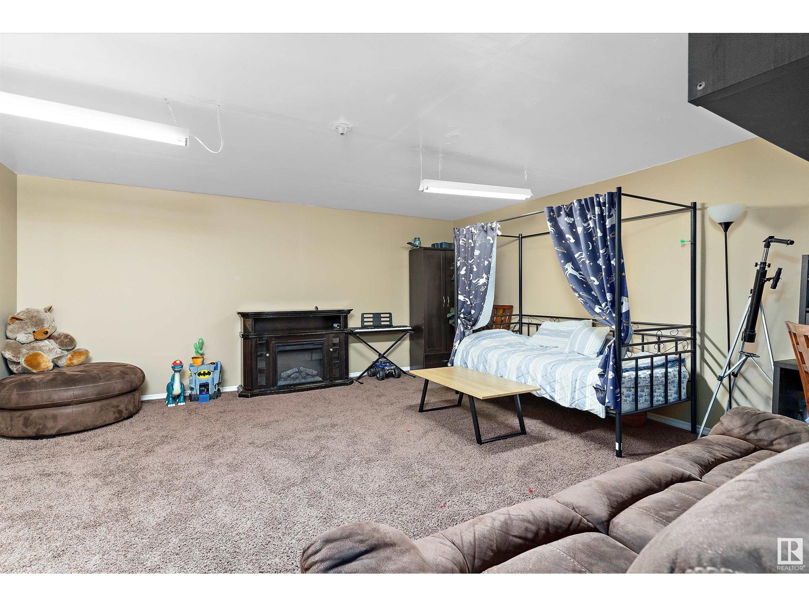 Property at #3 451 HYNDMAN CR NW NW image 2