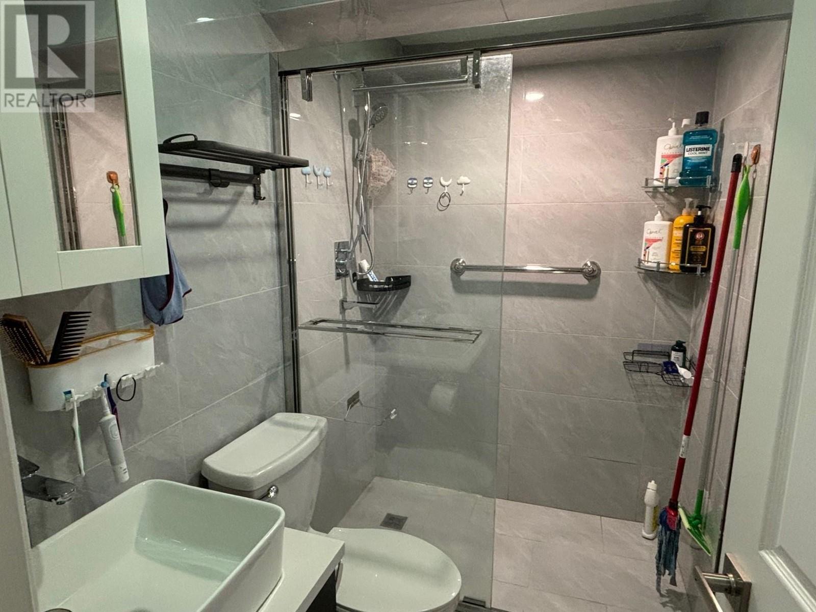 Listing Picture 14 of 16 : 3609 TURNER STREET, Vancouver / 溫哥華 - 魯藝地產 Yvonne Lu Group - MLS Medallion Club Member