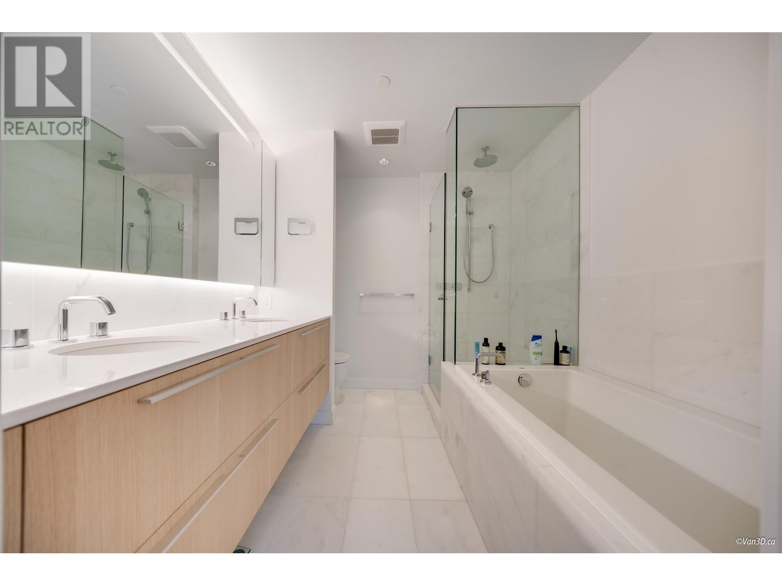 Listing Picture 17 of 27 : 712 6622 PEARSON WAY, Richmond / 烈治文 - 魯藝地產 Yvonne Lu Group - MLS Medallion Club Member