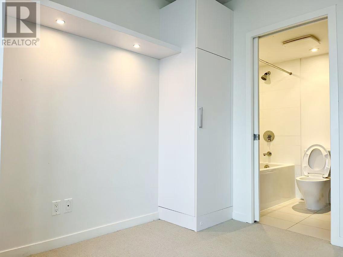 3601 6461 TELFORD AVENUE