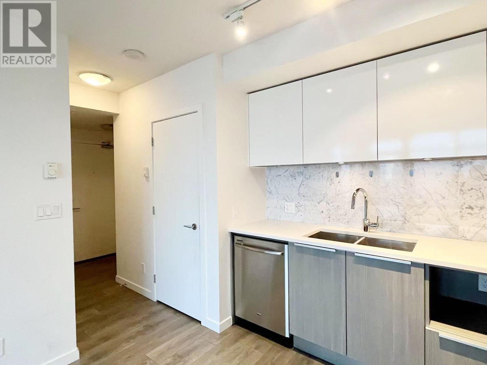 3601 6461 TELFORD AVENUE