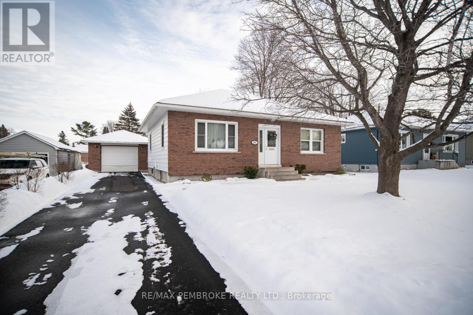 341 PERREAULT STREET W, Pembroke, Ontario