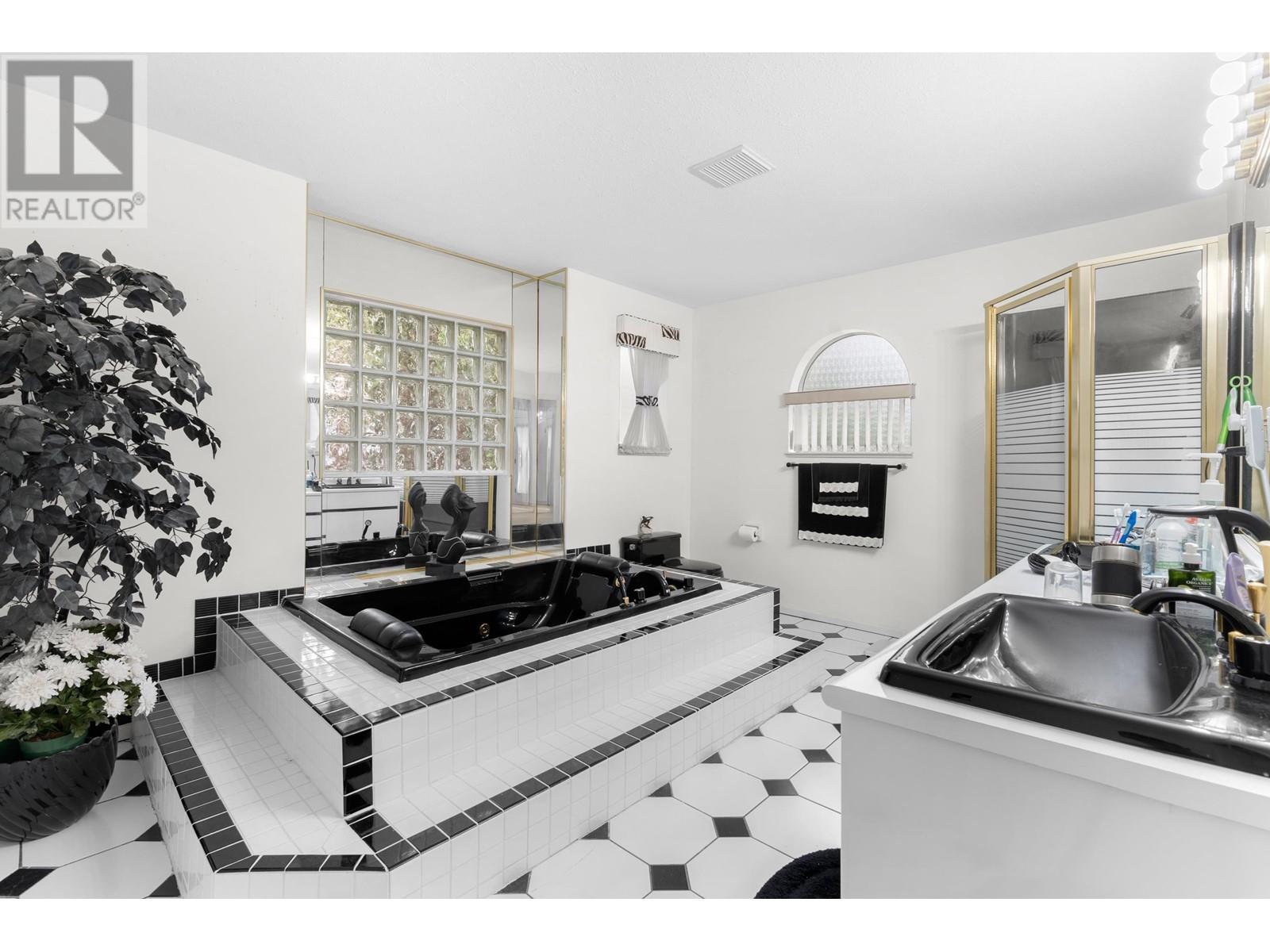 8130 Lakefield Drive, Burnaby, British Columbia  V5E 4G6 - Photo 22 - R2957685