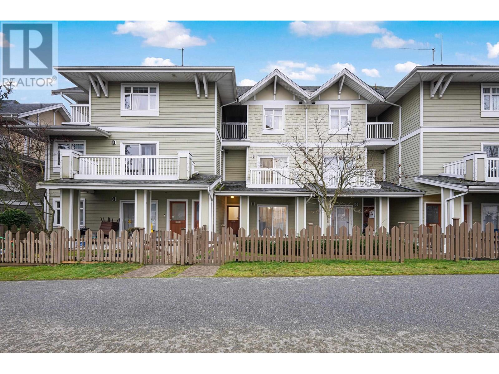 Listing Picture 4 of 32 : 58 7388 MACPHERSON AVENUE, Burnaby / 本拿比 - 魯藝地產 Yvonne Lu Group - MLS Medallion Club Member