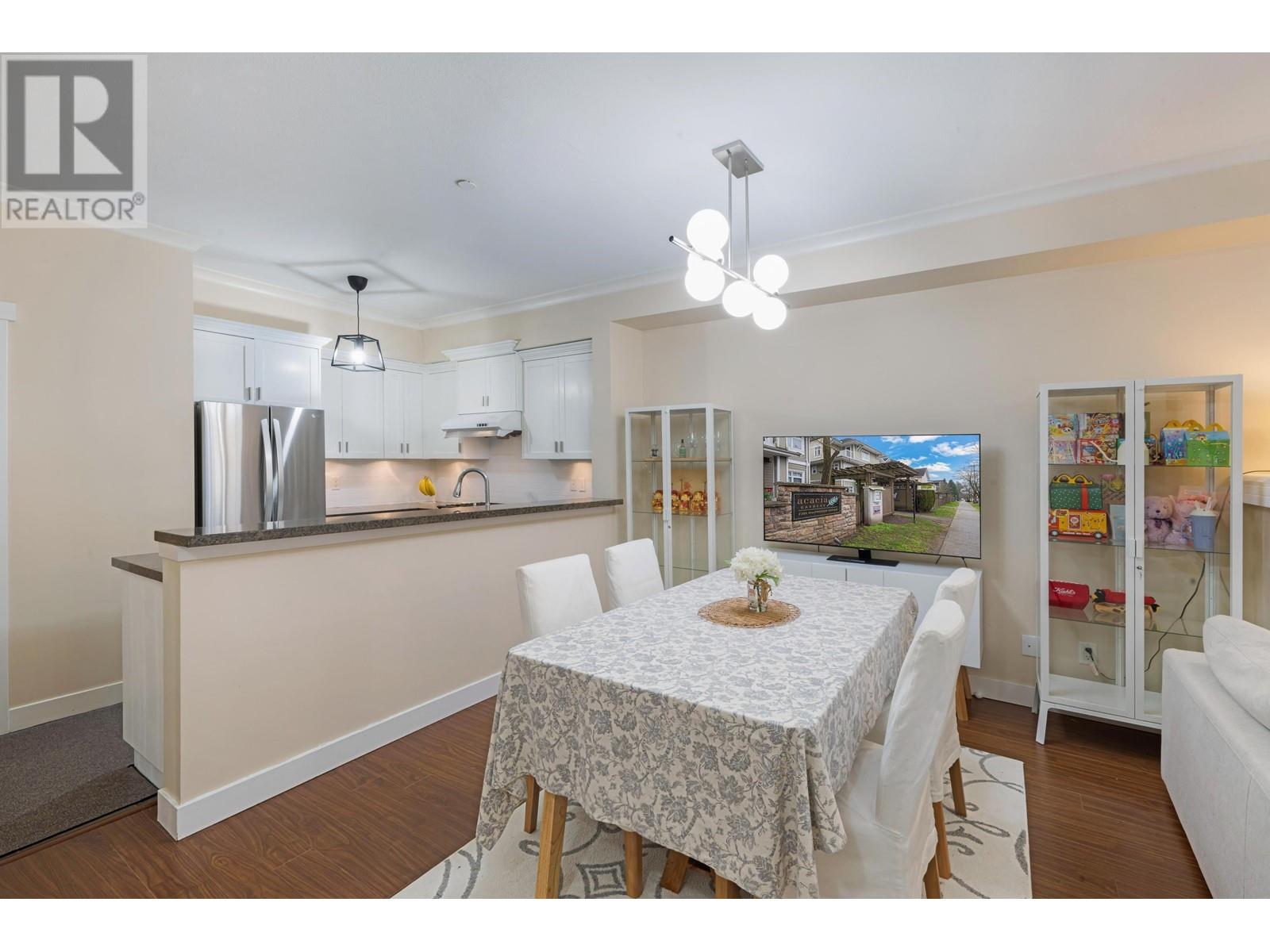 Listing Picture 7 of 32 : 58 7388 MACPHERSON AVENUE, Burnaby / 本拿比 - 魯藝地產 Yvonne Lu Group - MLS Medallion Club Member