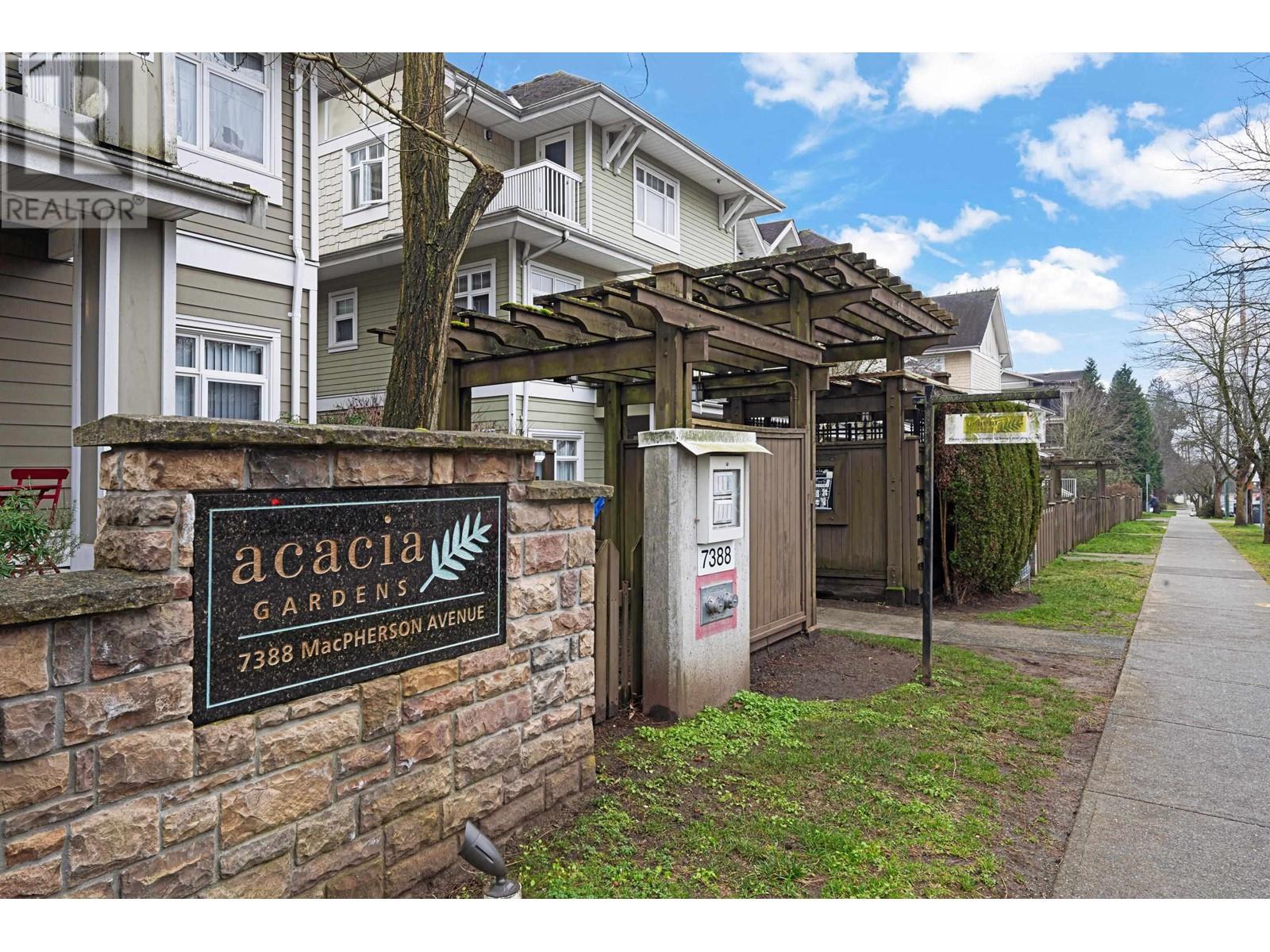 Listing Picture 2 of 32 : 58 7388 MACPHERSON AVENUE, Burnaby / 本拿比 - 魯藝地產 Yvonne Lu Group - MLS Medallion Club Member