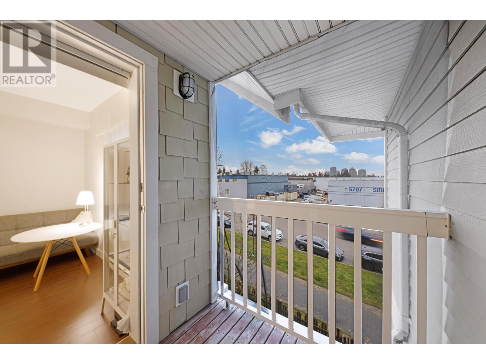 Listing Picture 21 of 32 : 58 7388 MACPHERSON AVENUE, Burnaby / 本拿比 - 魯藝地產 Yvonne Lu Group - MLS Medallion Club Member