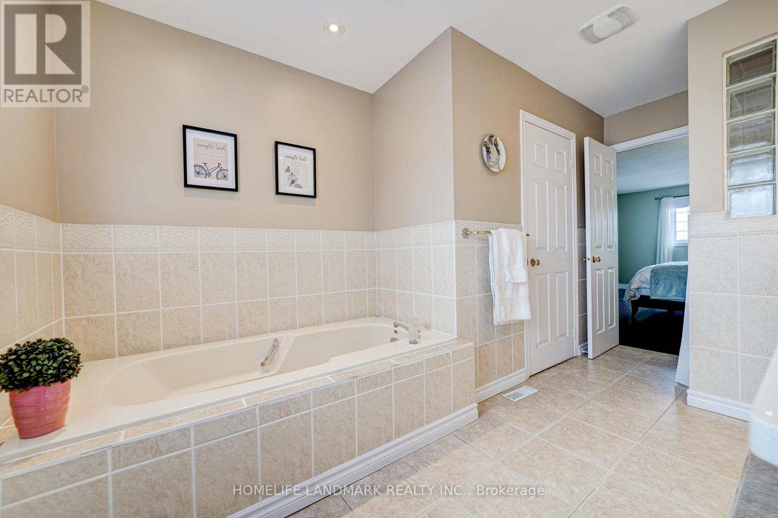 1157 Windrush Drive, Oakville, Ontario  L6M 1T9 - Photo 32 - W11930763