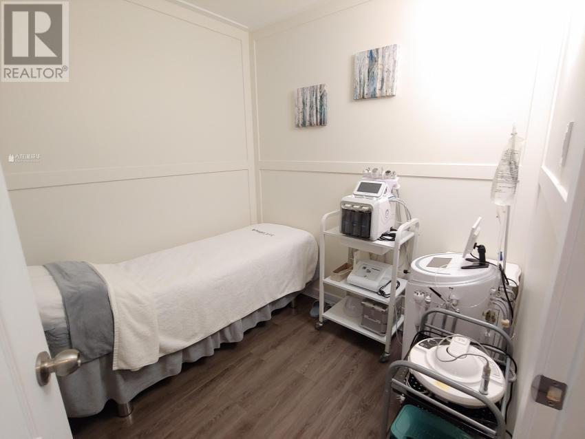 Listing Picture 6 of 8 : 2692 W 4TH AVENUE, Vancouver / 溫哥華 - 魯藝地產 Yvonne Lu Group - MLS Medallion Club Member