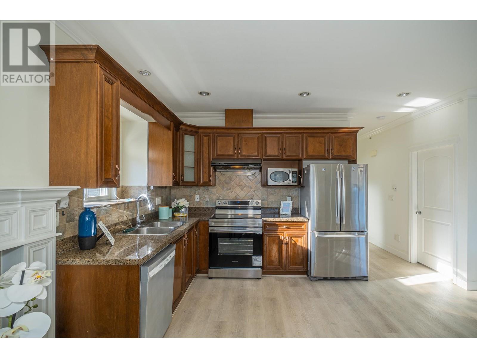 Listing Picture 10 of 36 : 8522 SHAUGHNESSY STREET, Vancouver / 溫哥華 - 魯藝地產 Yvonne Lu Group - MLS Medallion Club Member