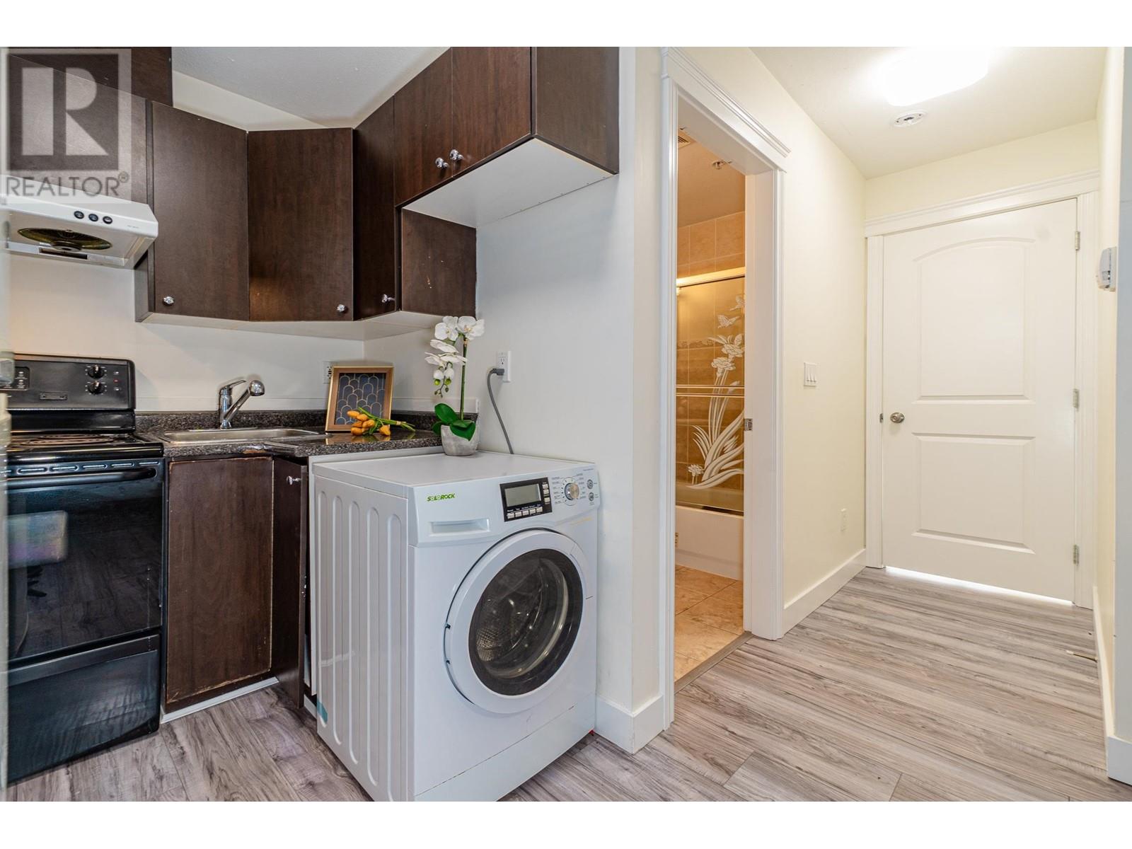 Listing Picture 26 of 36 : 8522 SHAUGHNESSY STREET, Vancouver / 溫哥華 - 魯藝地產 Yvonne Lu Group - MLS Medallion Club Member