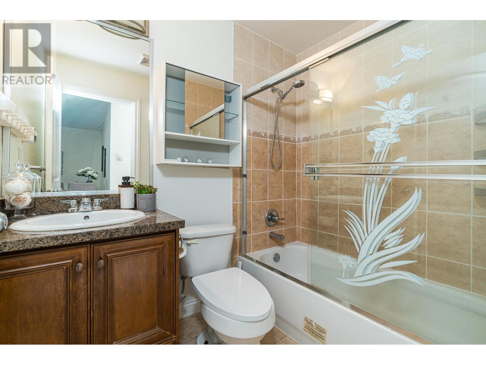 Listing Picture 30 of 36 : 8522 SHAUGHNESSY STREET, Vancouver / 溫哥華 - 魯藝地產 Yvonne Lu Group - MLS Medallion Club Member