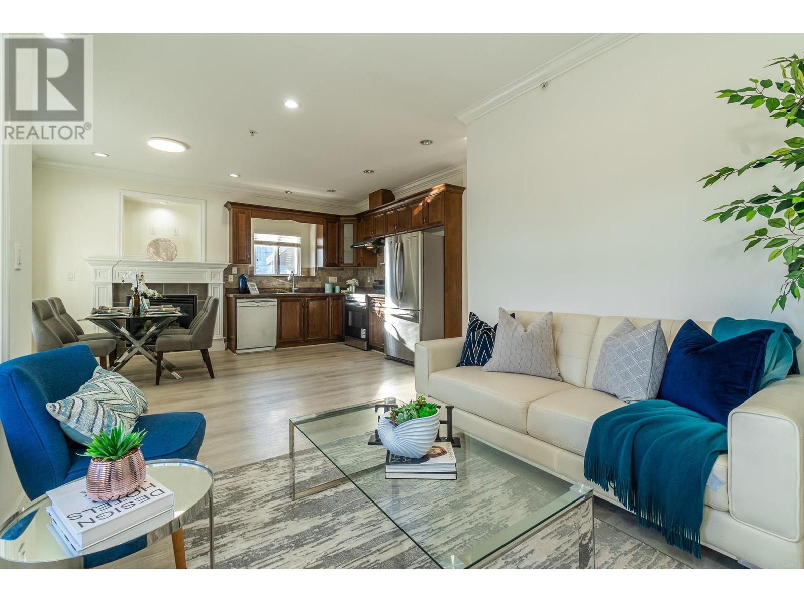 Listing Picture 3 of 36 : 8522 SHAUGHNESSY STREET, Vancouver / 溫哥華 - 魯藝地產 Yvonne Lu Group - MLS Medallion Club Member