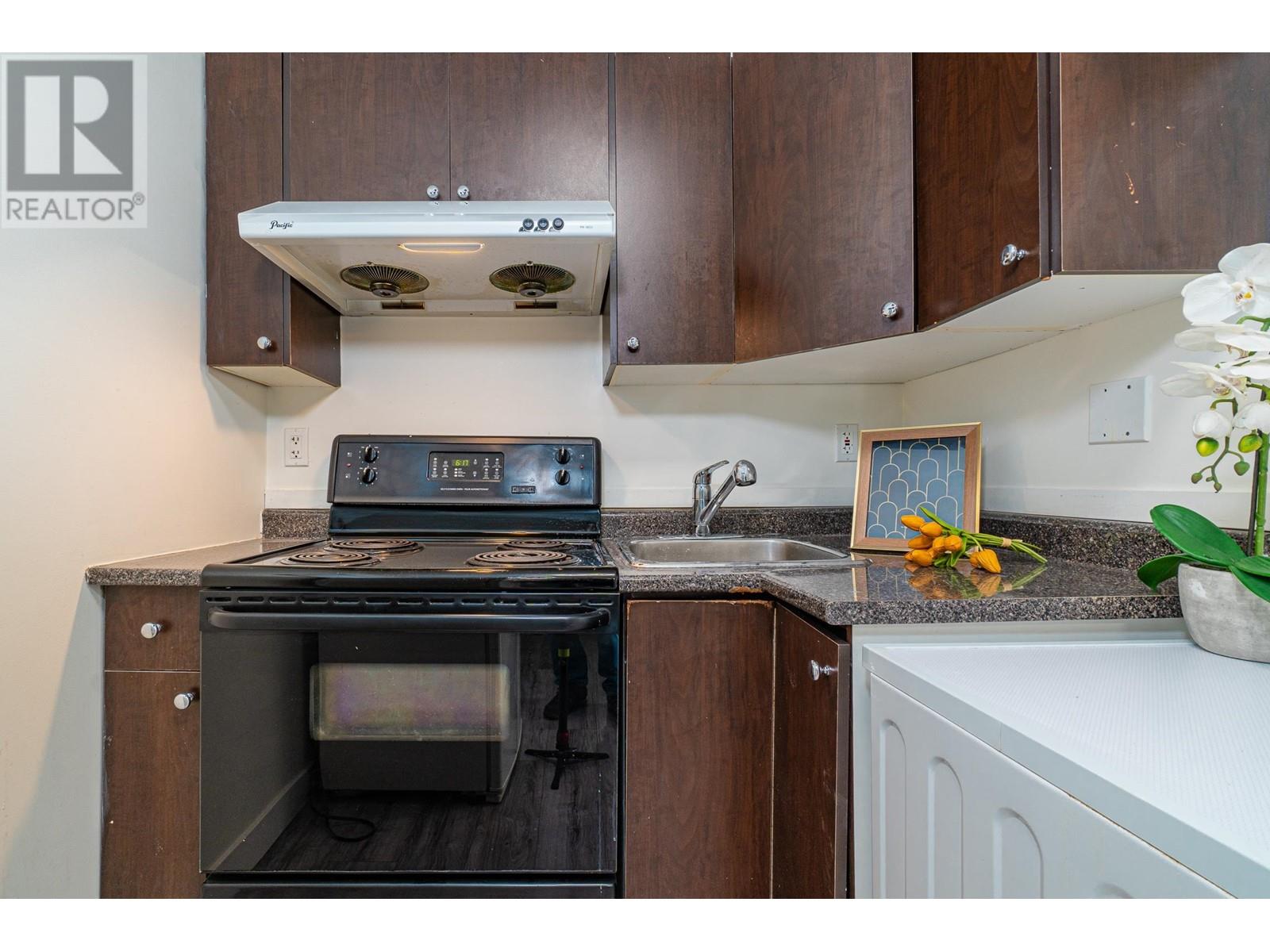 Listing Picture 27 of 36 : 8522 SHAUGHNESSY STREET, Vancouver / 溫哥華 - 魯藝地產 Yvonne Lu Group - MLS Medallion Club Member