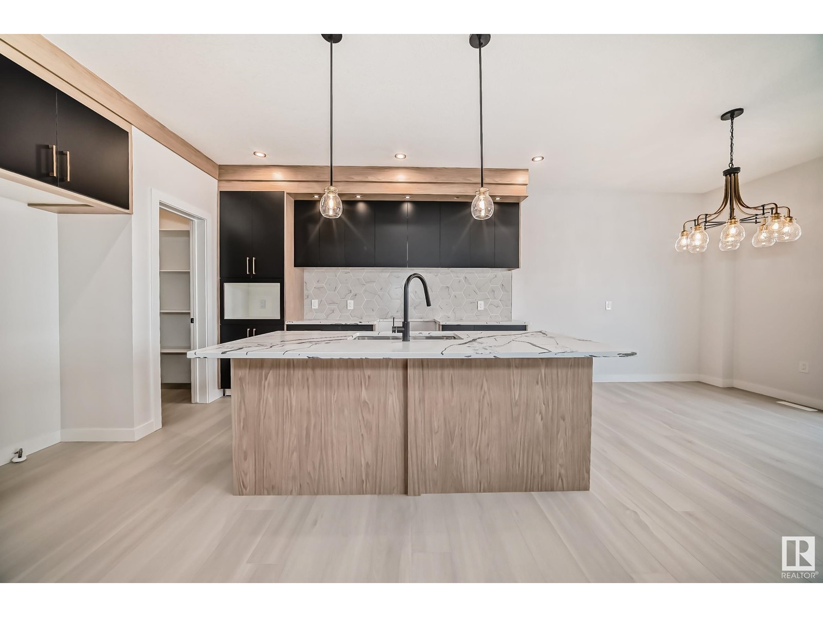 Property at 65 ASHBURY CR image 1