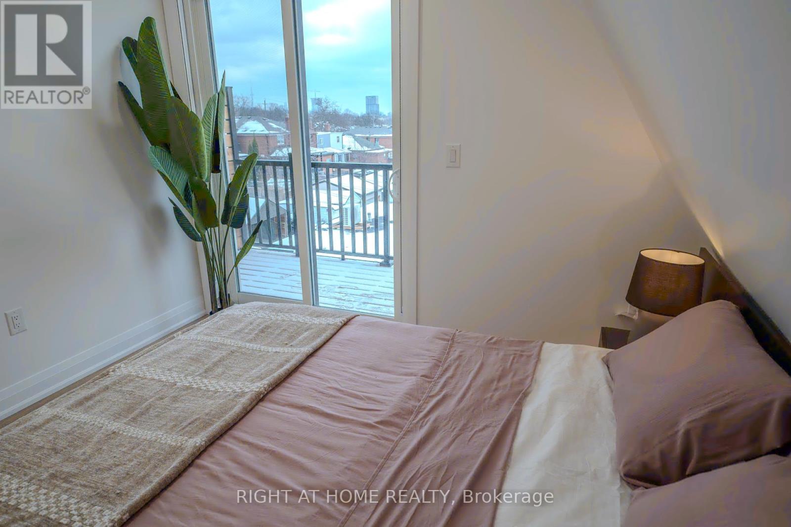 4 - 55 Innes Avenue, Toronto, Ontario  M6E 1N1 - Photo 17 - W11930886