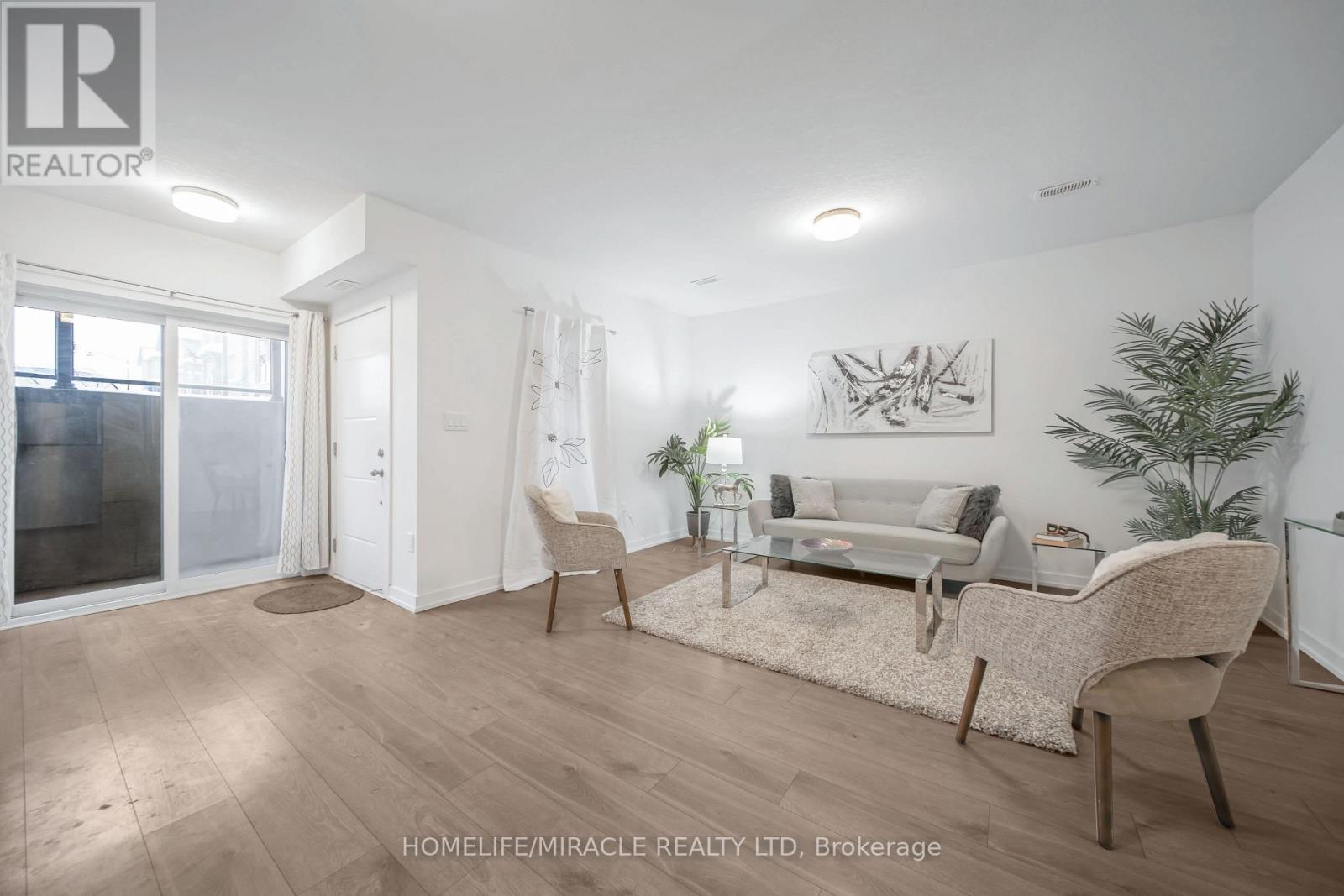 Property at 49 - 205 WEST OAK TRAIL image 3
