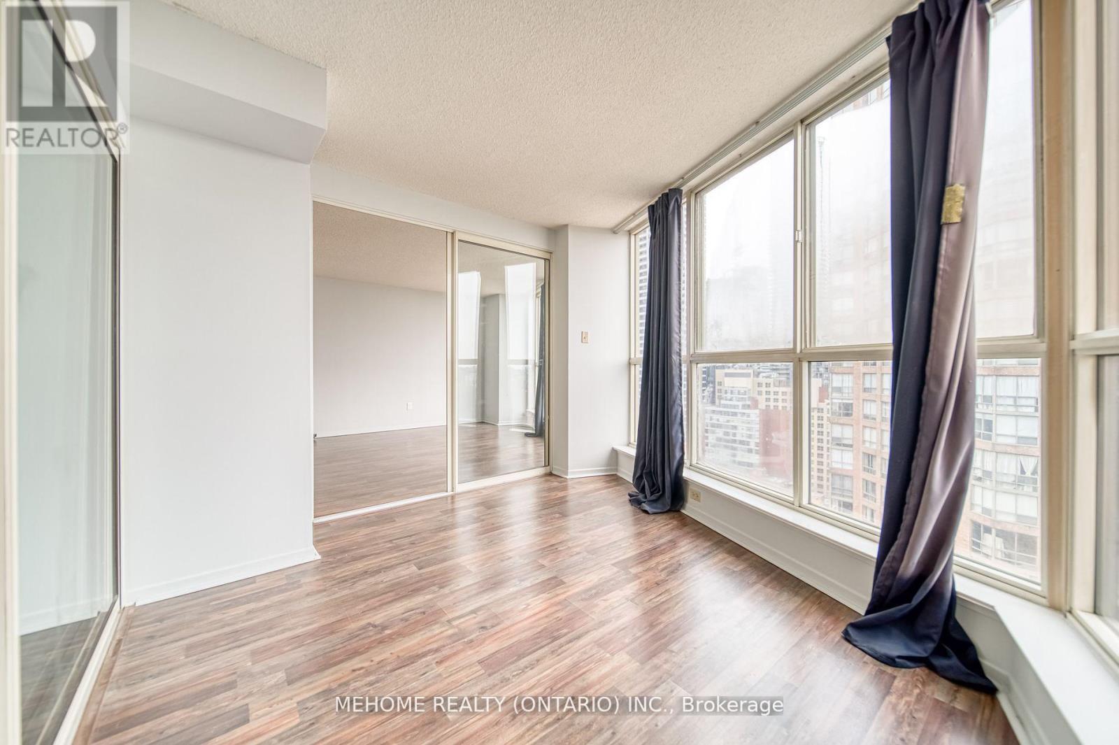 2106 - 1055 Bay Street, Toronto, Ontario  M5S 3A3 - Photo 16 - C11824351