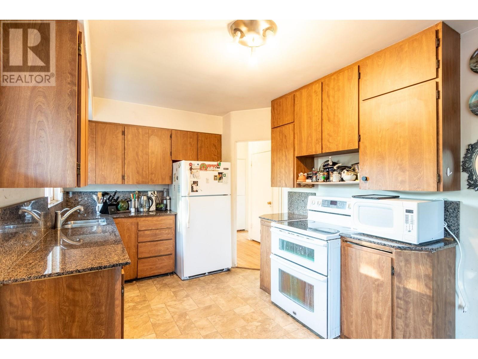 6230 Buchanan Street, Burnaby, British Columbia  V5B 2S5 - Photo 14 - R2957355