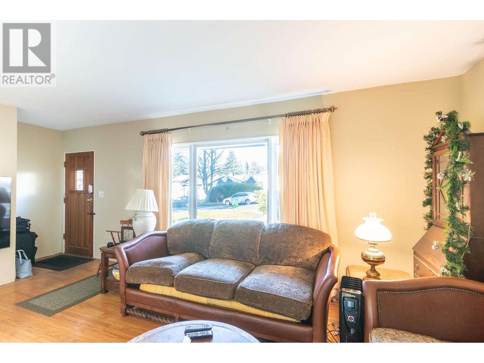 6230 Buchanan Street, Burnaby, British Columbia  V5B 2S5 - Photo 17 - R2957355